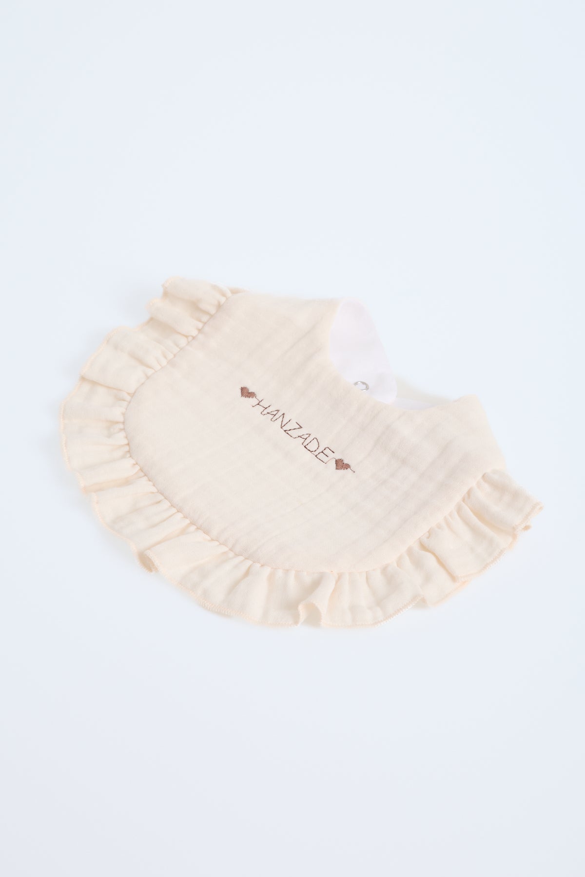 Kişiye Özel İsim Nakışlı Sıvı Geçirmez Müslin Önlük Enhitbaby