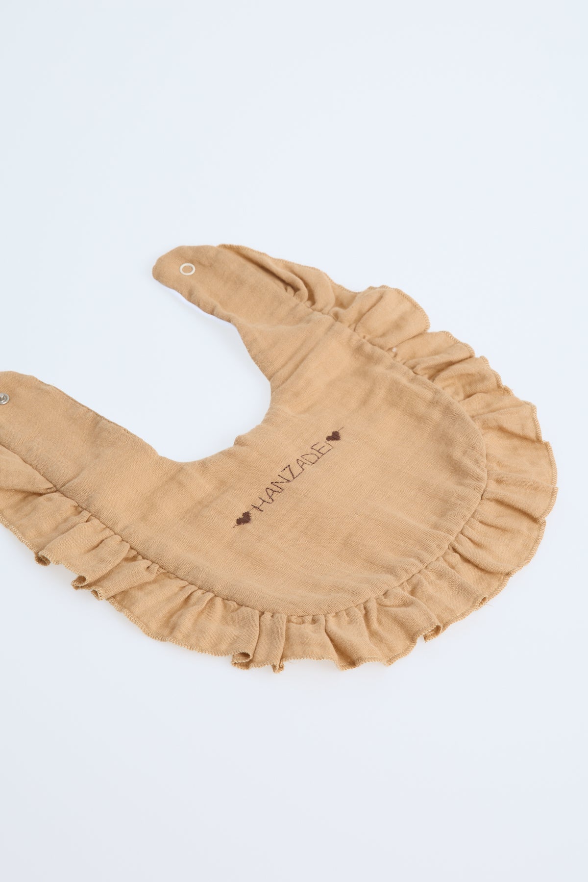 Kişiye Özel İsim Nakışlı Sıvı Geçirmez Müslin Önlük Enhitbaby